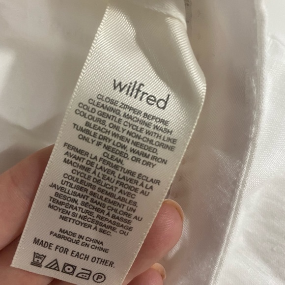 Aritzia white Chariot shorts - Picture 2 of 10